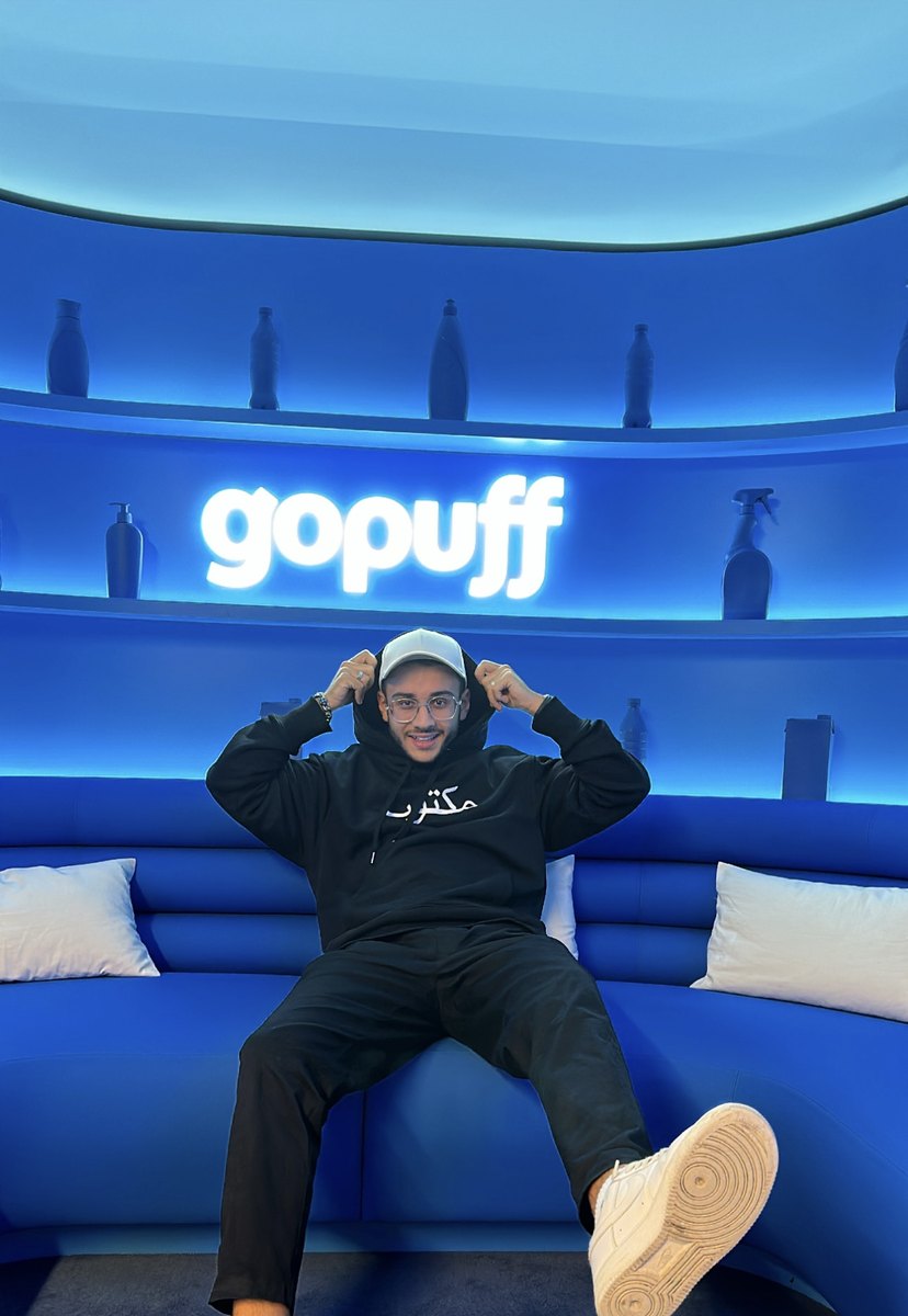 Célian Ghelid, fondateur de Nothing, dans les locaux de la marque gopuff